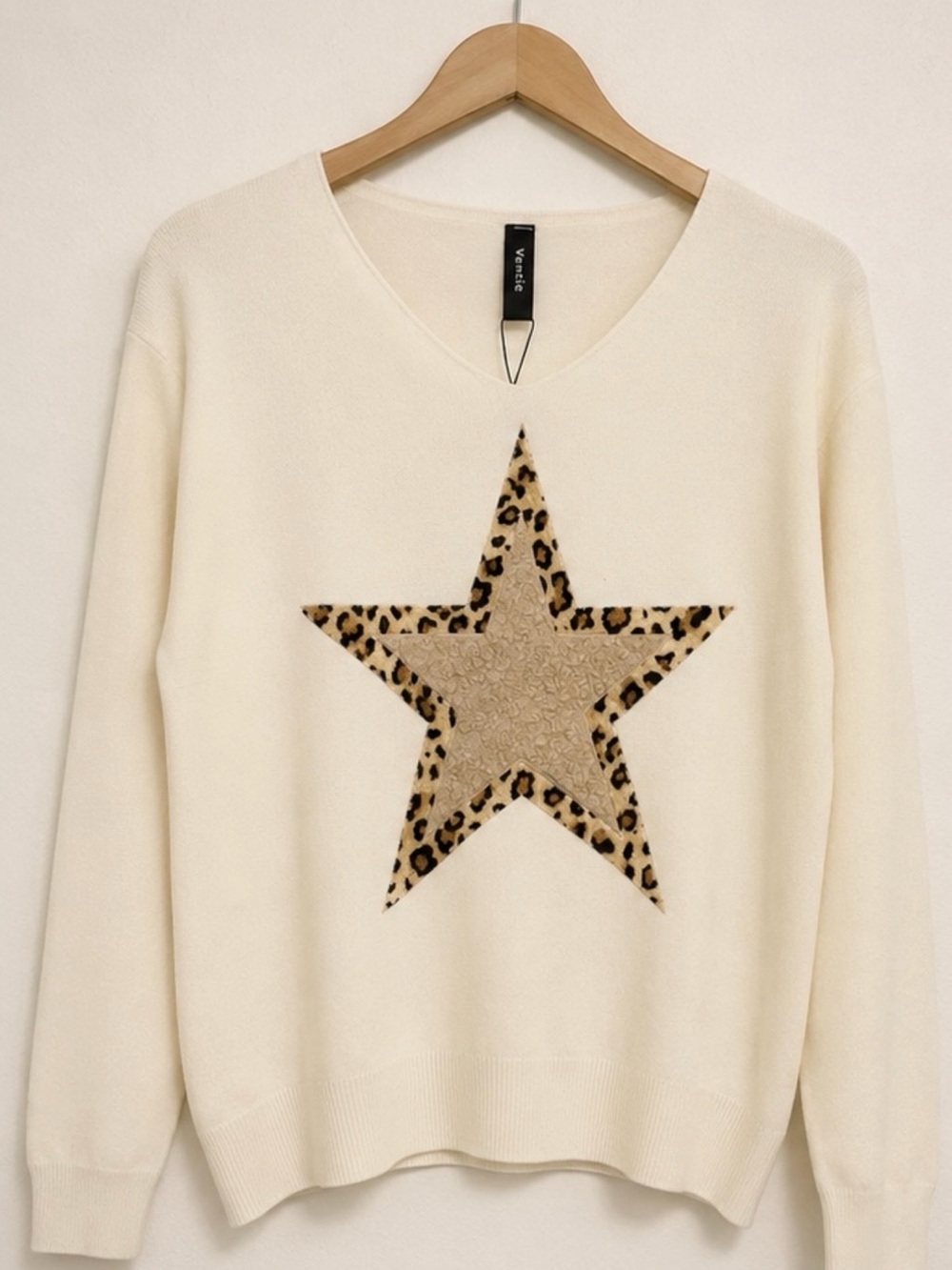 Venti6 Cream V-Neck Star Appliqué Sweater - Made in Italy - Size L NWT